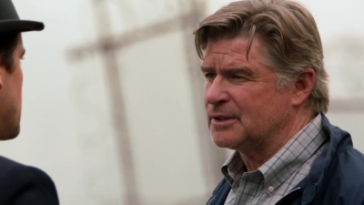 WHITE_COLLAR_-_E4X07_COMPROMISING_POSITIONS_317.jpg