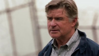 WHITE_COLLAR_-_E4X07_COMPROMISING_POSITIONS_320.jpg
