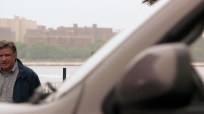 WHITE_COLLAR_-_E4X07_COMPROMISING_POSITIONS_329.jpg
