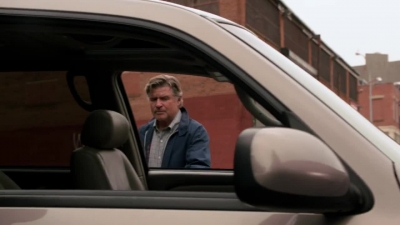 WHITE_COLLAR_-_E4X07_COMPROMISING_POSITIONS_332.jpg
