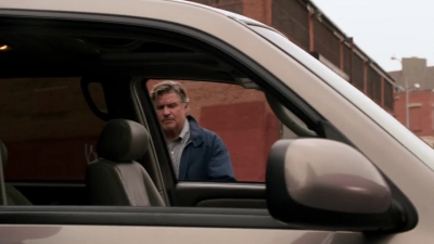 WHITE_COLLAR_-_E4X07_COMPROMISING_POSITIONS_333.jpg