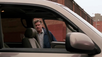 WHITE_COLLAR_-_E4X07_COMPROMISING_POSITIONS_334.jpg