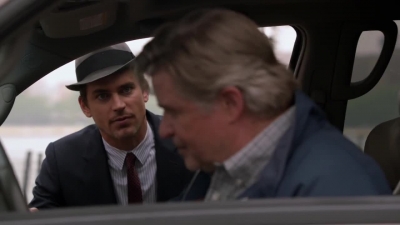 WHITE_COLLAR_-_E4X07_COMPROMISING_POSITIONS_350.jpg