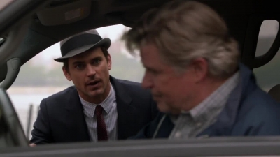 WHITE_COLLAR_-_E4X07_COMPROMISING_POSITIONS_352.jpg