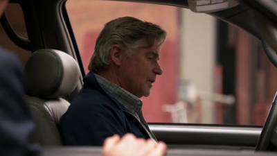 WHITE_COLLAR_-_E4X07_COMPROMISING_POSITIONS_356.jpg
