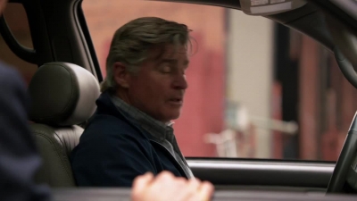 WHITE_COLLAR_-_E4X07_COMPROMISING_POSITIONS_358.jpg