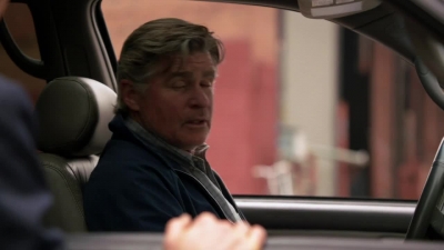WHITE_COLLAR_-_E4X07_COMPROMISING_POSITIONS_359.jpg