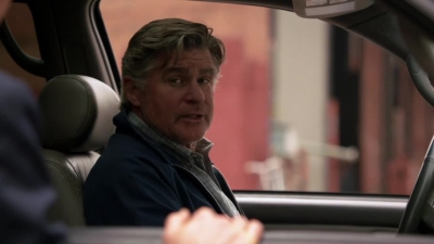 WHITE_COLLAR_-_E4X07_COMPROMISING_POSITIONS_361.jpg