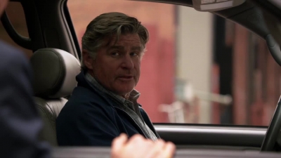 WHITE_COLLAR_-_E4X07_COMPROMISING_POSITIONS_365.jpg