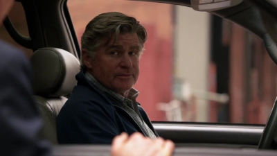 WHITE_COLLAR_-_E4X07_COMPROMISING_POSITIONS_366.jpg