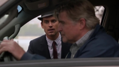 WHITE_COLLAR_-_E4X07_COMPROMISING_POSITIONS_378.jpg