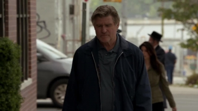 WHITE_COLLAR_-_E4X07_COMPROMISING_POSITIONS_383.jpg