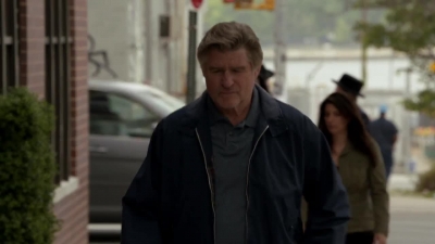 WHITE_COLLAR_-_E4X07_COMPROMISING_POSITIONS_385.jpg