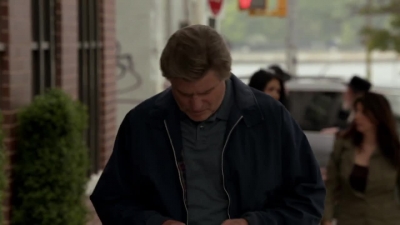 WHITE_COLLAR_-_E4X07_COMPROMISING_POSITIONS_391.jpg