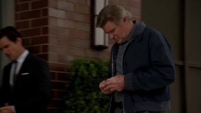 WHITE_COLLAR_-_E4X07_COMPROMISING_POSITIONS_397.jpg