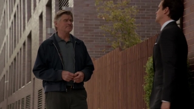 WHITE_COLLAR_-_E4X07_COMPROMISING_POSITIONS_413.jpg