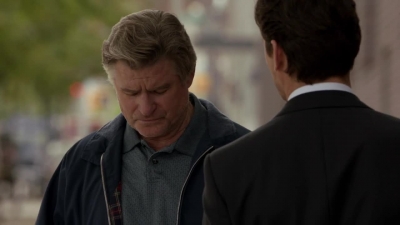 WHITE_COLLAR_-_E4X07_COMPROMISING_POSITIONS_444.jpg