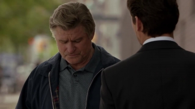 WHITE_COLLAR_-_E4X07_COMPROMISING_POSITIONS_449.jpg