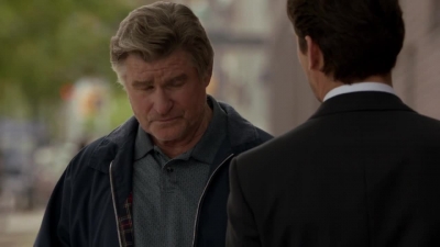 WHITE_COLLAR_-_E4X07_COMPROMISING_POSITIONS_450.jpg