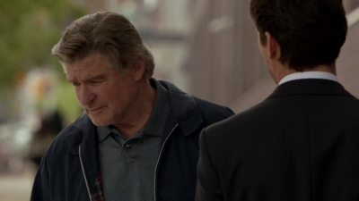 WHITE_COLLAR_-_E4X07_COMPROMISING_POSITIONS_464.jpg