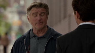 WHITE_COLLAR_-_E4X07_COMPROMISING_POSITIONS_480.jpg