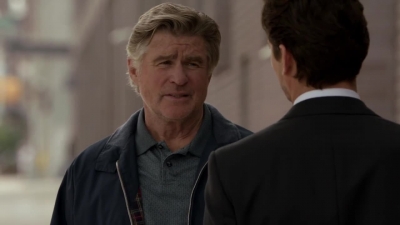 WHITE_COLLAR_-_E4X07_COMPROMISING_POSITIONS_496.jpg