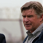WHITE_COLLAR_-_E4X07_COMPROMISING_POSITIONS_233.jpg