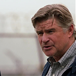 WHITE_COLLAR_-_E4X07_COMPROMISING_POSITIONS_250.jpg