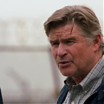WHITE_COLLAR_-_E4X07_COMPROMISING_POSITIONS_251.jpg