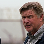 WHITE_COLLAR_-_E4X07_COMPROMISING_POSITIONS_252.jpg