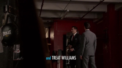 WHITE_COLLAR_-_E4X09_GLOVES_OFF_002.jpg