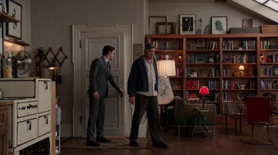WHITE_COLLAR_-_E4X09_GLOVES_OFF_020.jpg