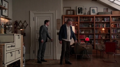 WHITE_COLLAR_-_E4X09_GLOVES_OFF_022.jpg