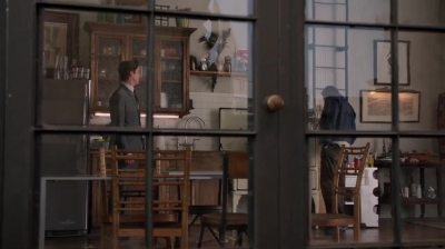 WHITE_COLLAR_-_E4X09_GLOVES_OFF_061.jpg