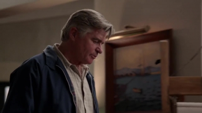 WHITE_COLLAR_-_E4X09_GLOVES_OFF_141.jpg