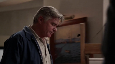 WHITE_COLLAR_-_E4X09_GLOVES_OFF_142.jpg