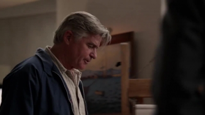 WHITE_COLLAR_-_E4X09_GLOVES_OFF_143.jpg