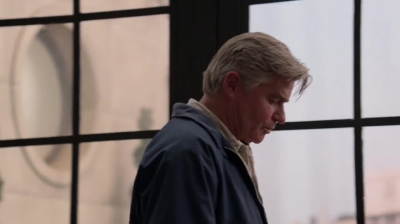 WHITE_COLLAR_-_E4X09_GLOVES_OFF_154.jpg