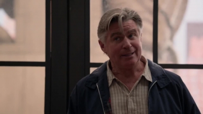 WHITE_COLLAR_-_E4X09_GLOVES_OFF_182.jpg