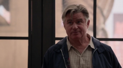 WHITE_COLLAR_-_E4X09_GLOVES_OFF_187.jpg
