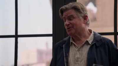 WHITE_COLLAR_-_E4X09_GLOVES_OFF_195.jpg