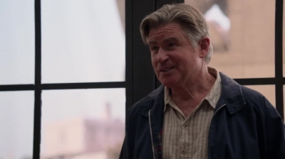 WHITE_COLLAR_-_E4X09_GLOVES_OFF_198.jpg