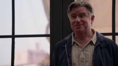 WHITE_COLLAR_-_E4X09_GLOVES_OFF_205.jpg