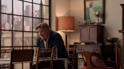 WHITE_COLLAR_-_E4X09_GLOVES_OFF_224.jpg