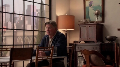 WHITE_COLLAR_-_E4X09_GLOVES_OFF_231.jpg