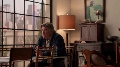 WHITE_COLLAR_-_E4X09_GLOVES_OFF_234.jpg