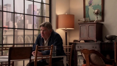 WHITE_COLLAR_-_E4X09_GLOVES_OFF_240.jpg