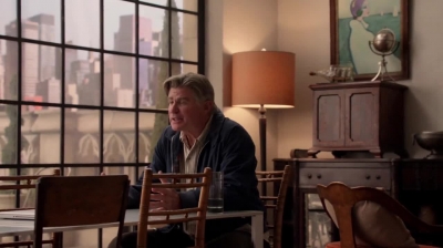 WHITE_COLLAR_-_E4X09_GLOVES_OFF_246.jpg