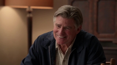WHITE_COLLAR_-_E4X09_GLOVES_OFF_277.jpg