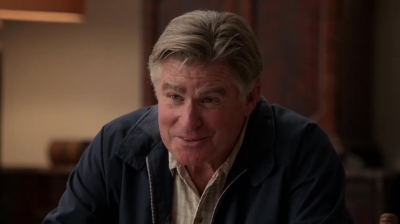 WHITE_COLLAR_-_E4X09_GLOVES_OFF_296.jpg
